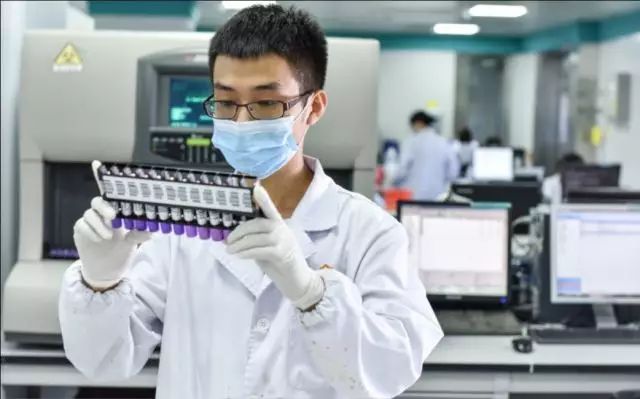 2025新澳門(mén)和香港正版免費掛牌和2025年澳門(mén)與香港管家婆100%精準與警惕虛假宣傳-全面釋義、解釋與落實(shí)