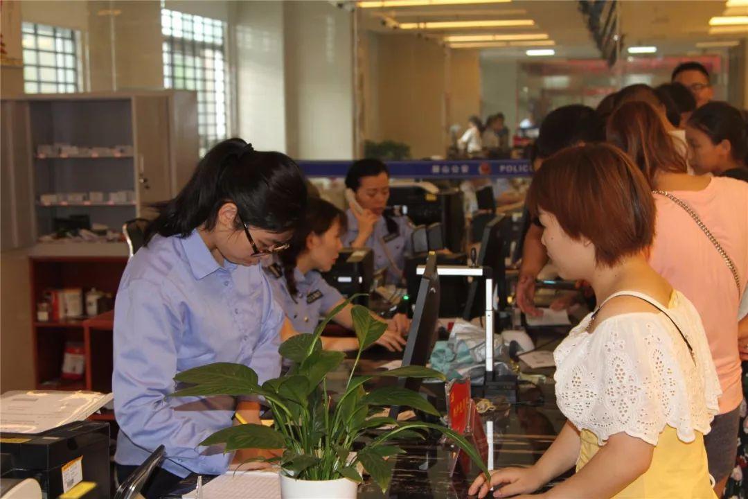 赫山區數據和政務(wù)服務(wù)局最新招聘信息