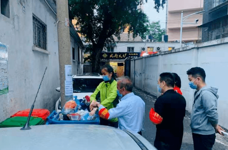 紅西村社區居委會(huì )最新領(lǐng)導