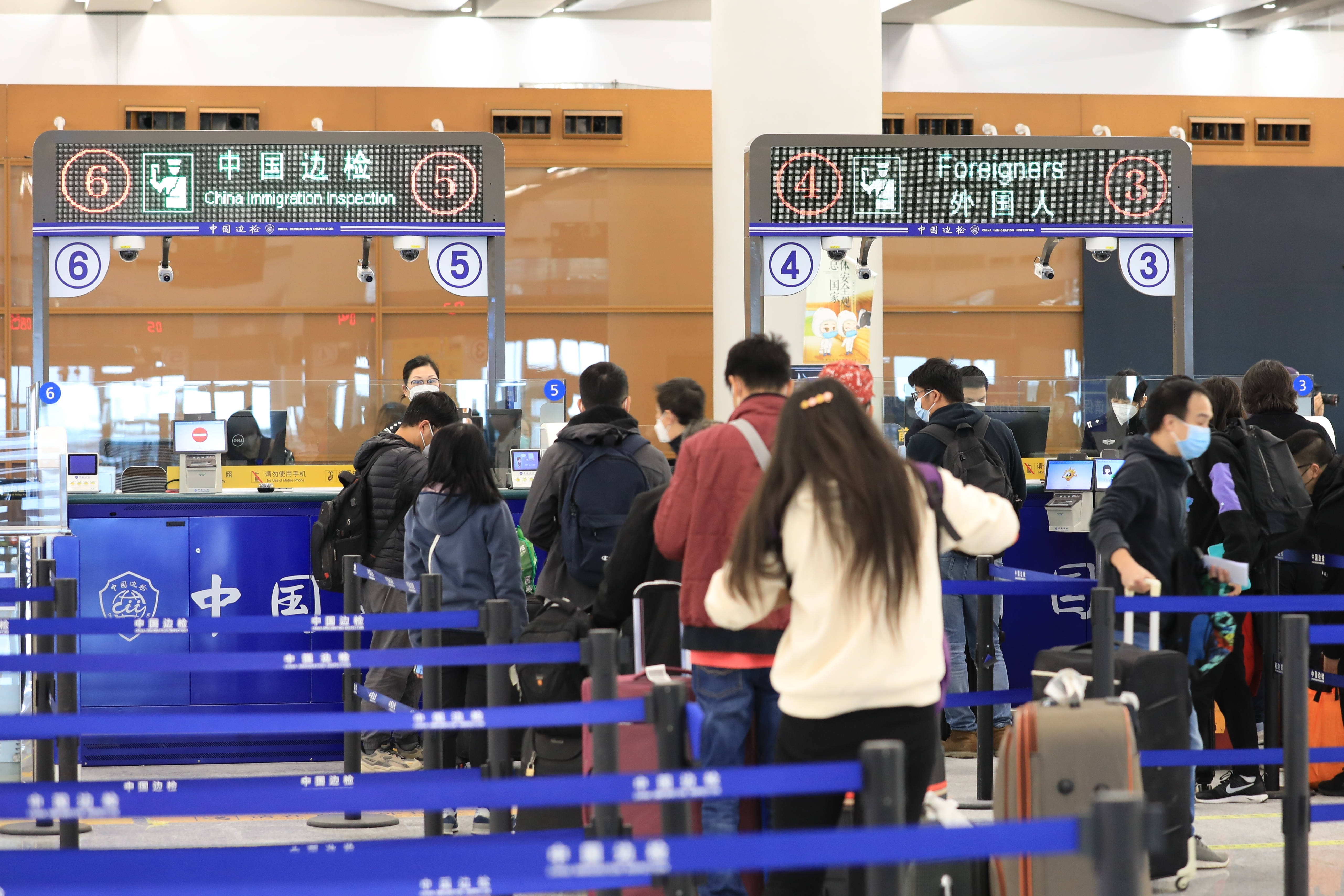 2025新澳門(mén)與香港正版新澳免費資本和2025年新澳門(mén)和香港期期準和警惕虛假宣傳-全面釋義、解釋與落實(shí)