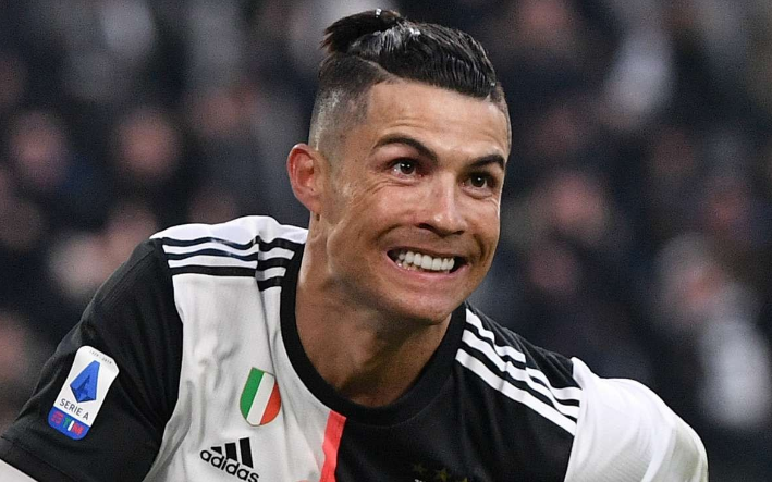 C罗与梅西传奇对决再现赛场