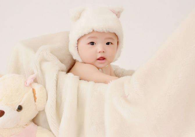 女寶寶命名指南，探索最新名字趨勢與文化內涵（2019年最新版）