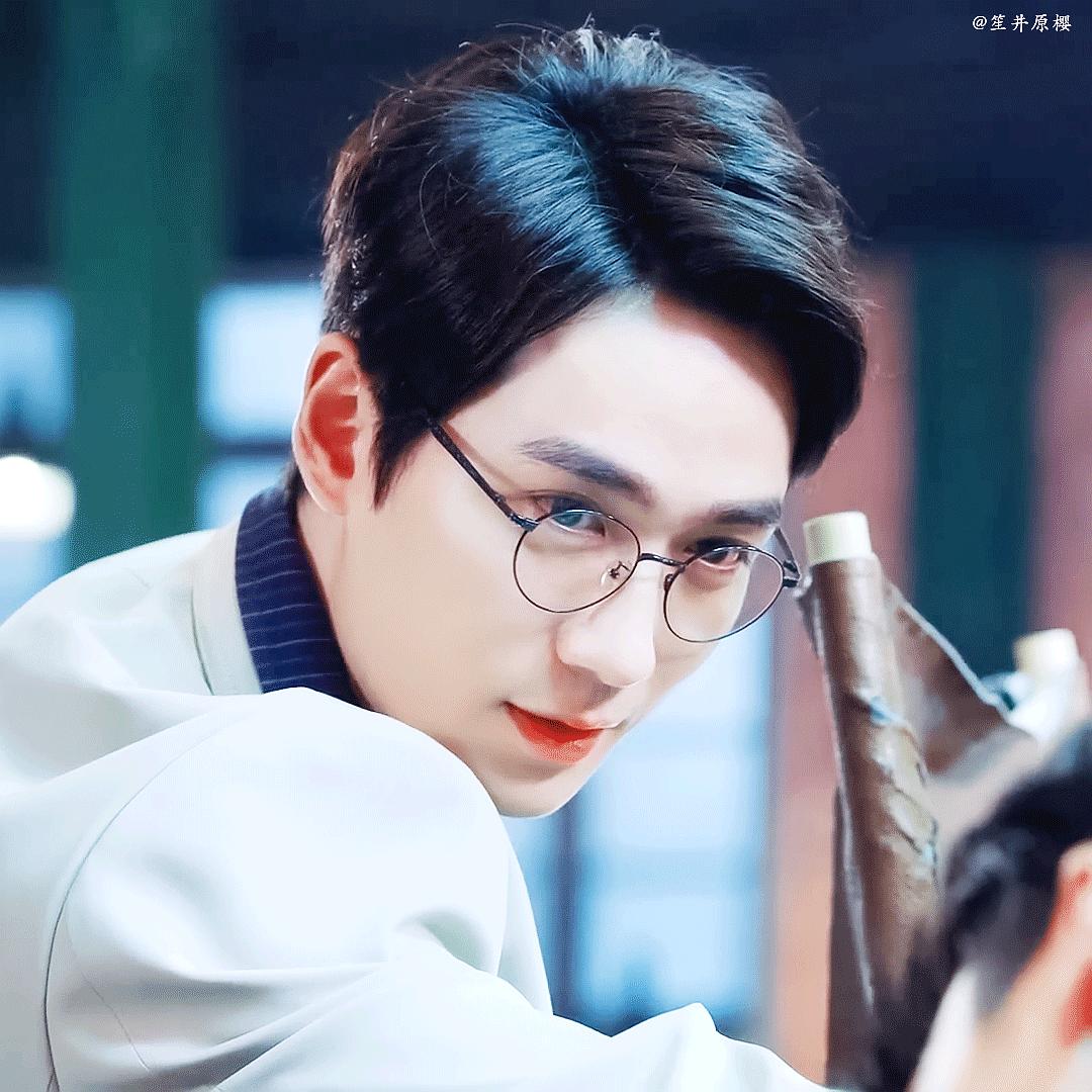 朱一龍在鎮魂中的魅力綻放