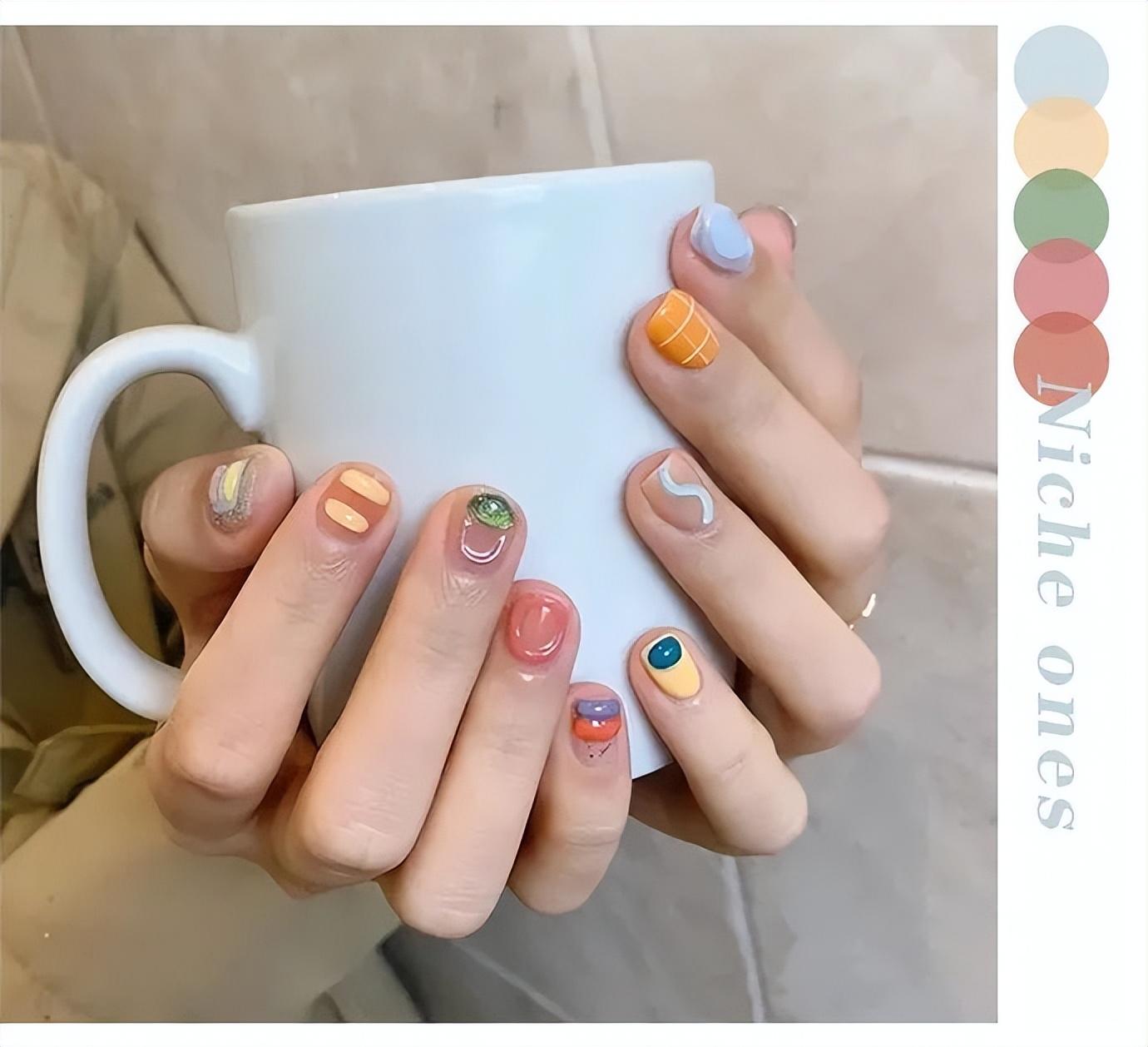 最新美甲款式，顯白時(shí)尚與優(yōu)雅的完美融合