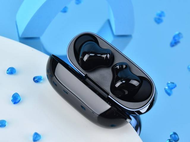 vivo新款無(wú)線(xiàn)耳機，音質(zhì)之巔，智能體驗新標桿