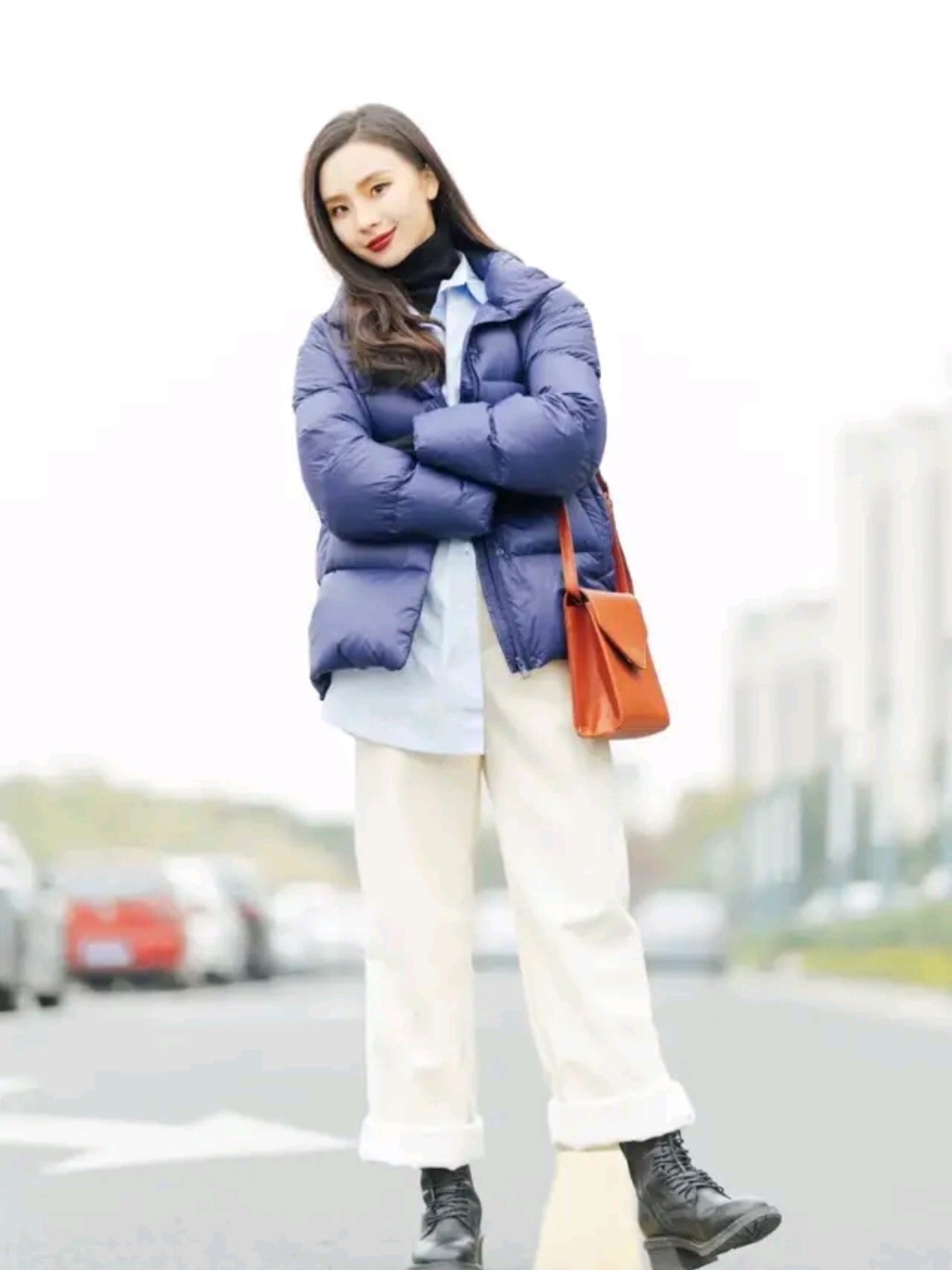 時(shí)尚輕薄羽絨服穿搭，保暖與輕盈的藝術(shù)