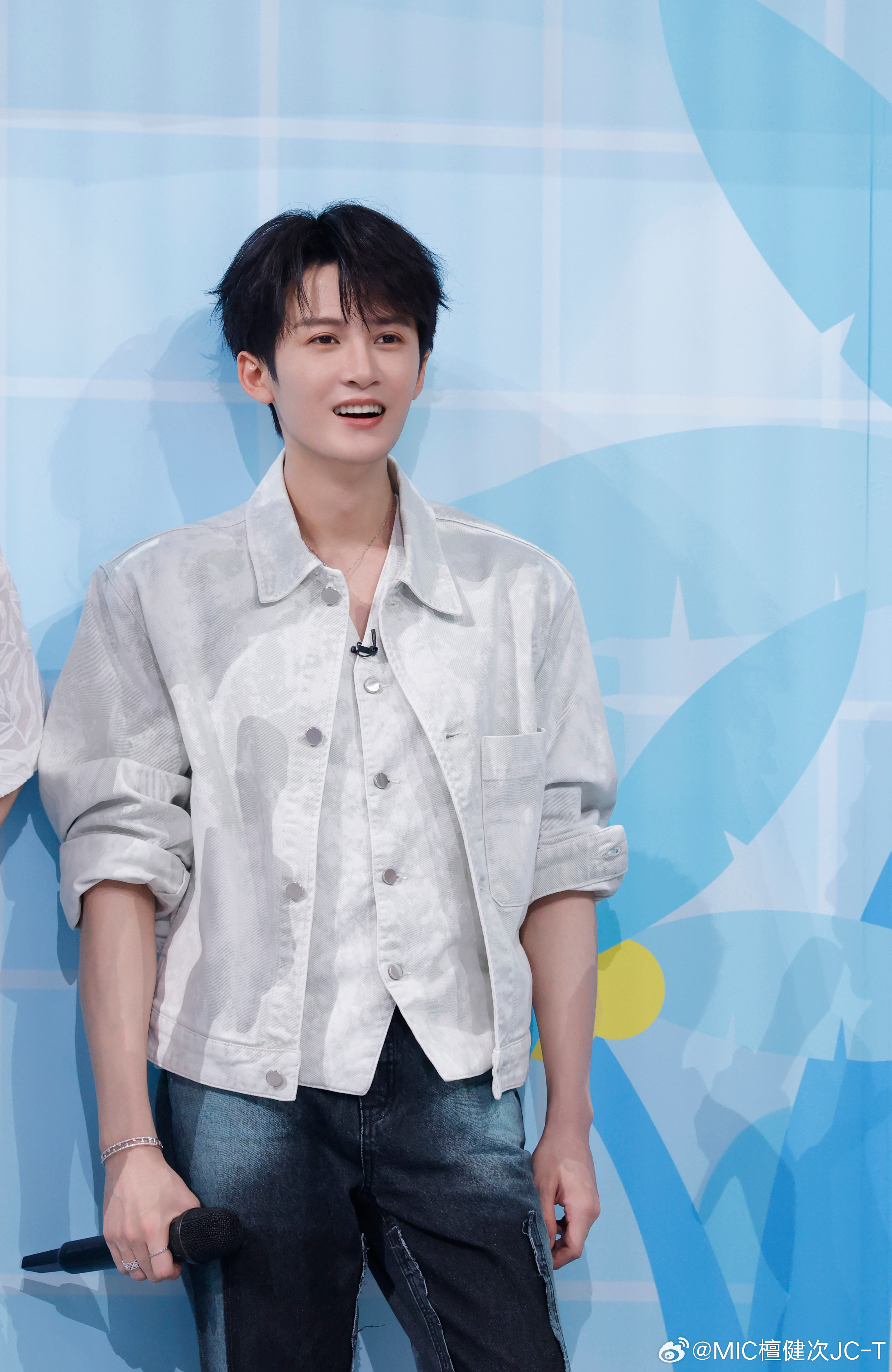 檀健次周六最新動(dòng)態(tài)展現魅力風(fēng)采