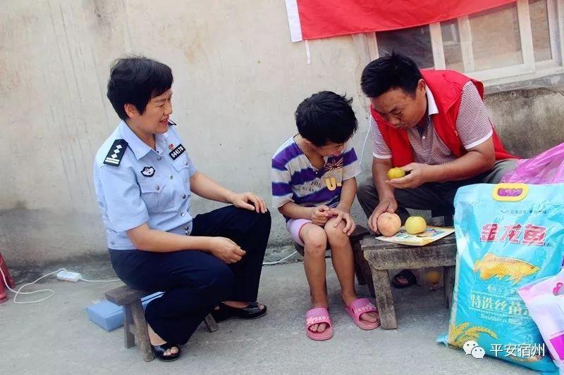 警察母親的新進(jìn)展，無(wú)私守護家園的奉獻與持續進(jìn)步之路