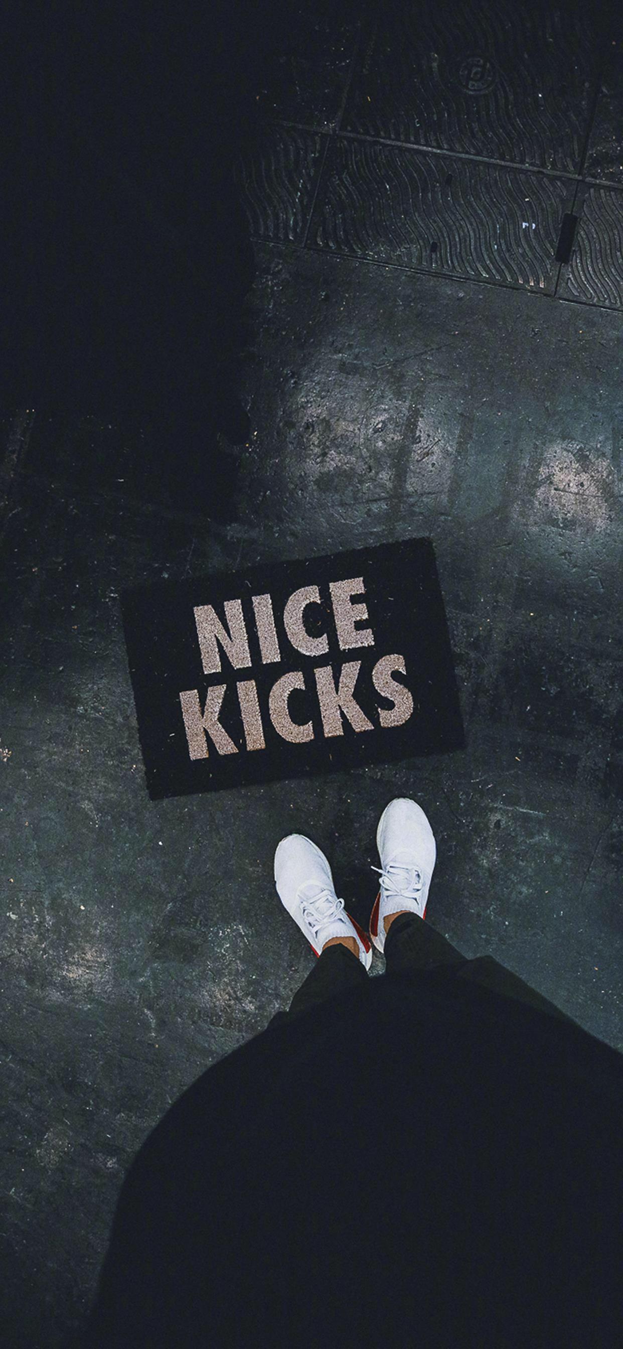 華為與蘋(píng)果，科技巨頭手機之戰的對比解析