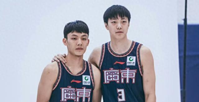 胡明軒持續閃耀籃球新星之路，未來(lái)可期，最新動(dòng)向揭秘