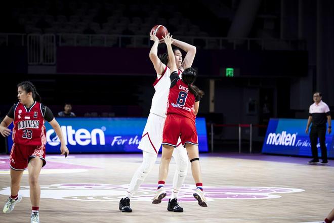 女子籃球決賽激戰正酣，誰(shuí)能問(wèn)鼎冠軍？