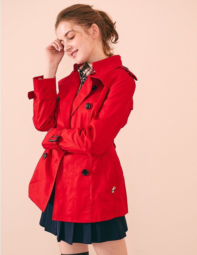 太平鳥(niǎo)春裝新款外套，時(shí)尚品質(zhì)完美融合亮相街頭風(fēng)采