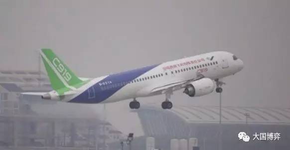 創(chuàng  )新科技鑄就輝煌，最新飛機首飛圓滿(mǎn)成功