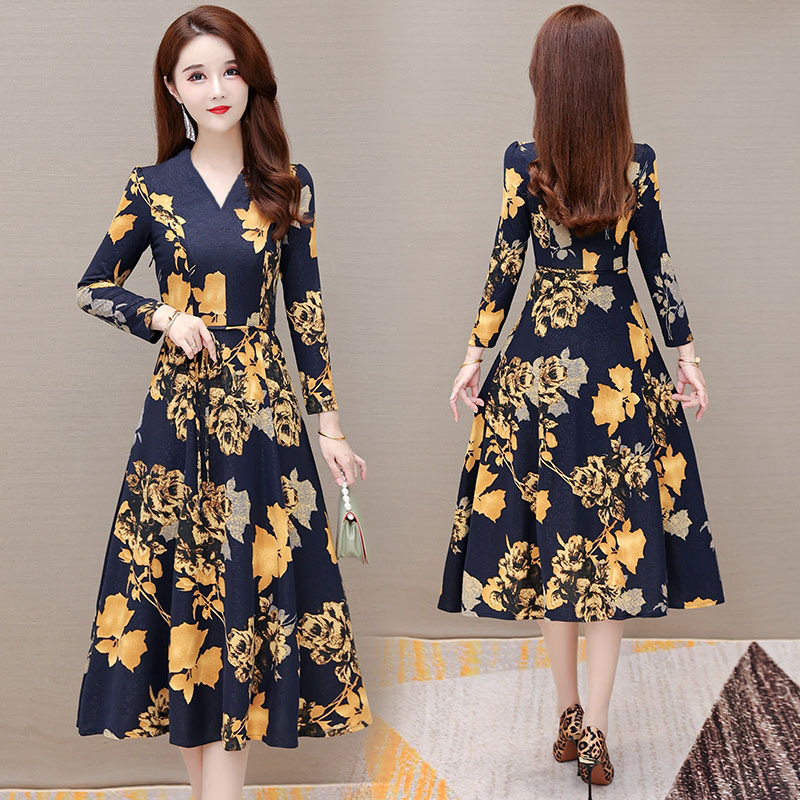 秋款最新款連衣裙，時(shí)尚與優(yōu)雅的完美融合